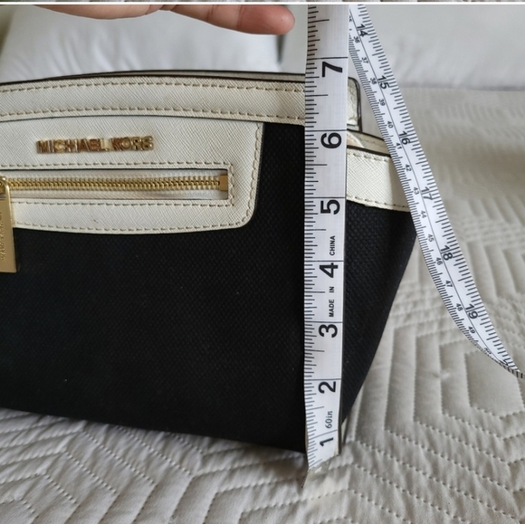 Michael Kors Selma Satchel - Picture 4 of 8